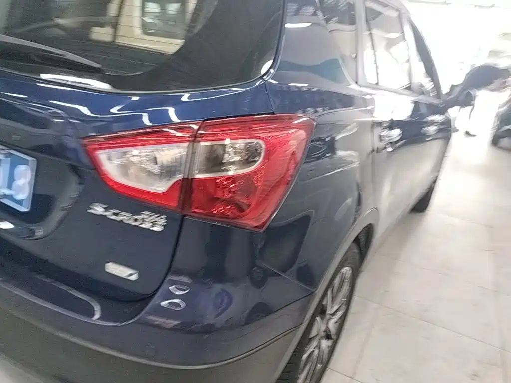 Suzuki S-Cross 2015 — фото 8
