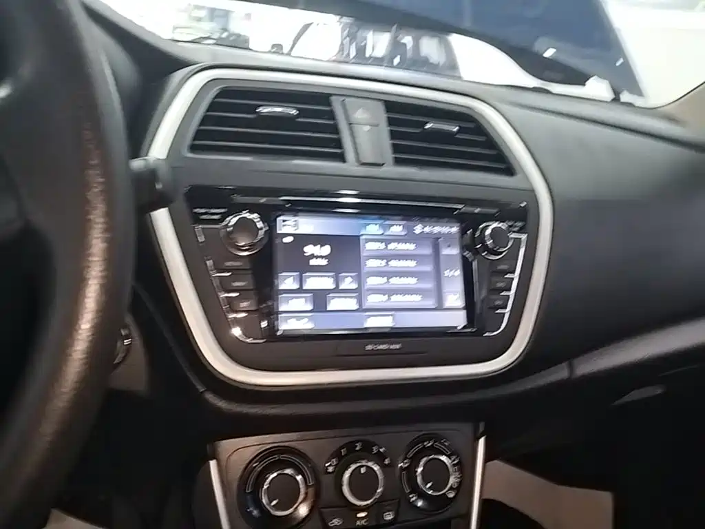 Suzuki S-Cross 2015 — фото 13