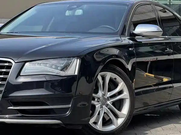 Audi S8 2014