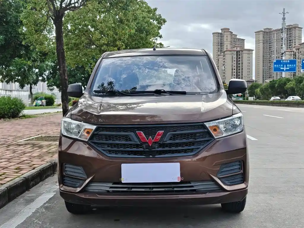 Wuling Hongguang 2022 — фото 2