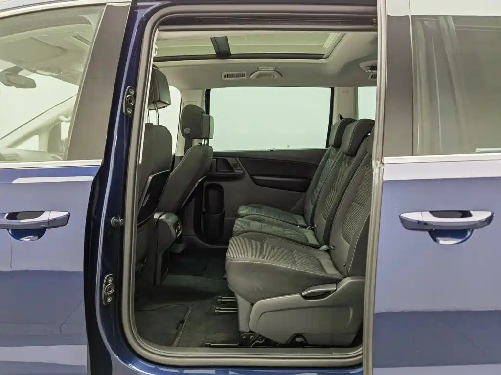 Volkswagen Sharan 2018 — фото 15
