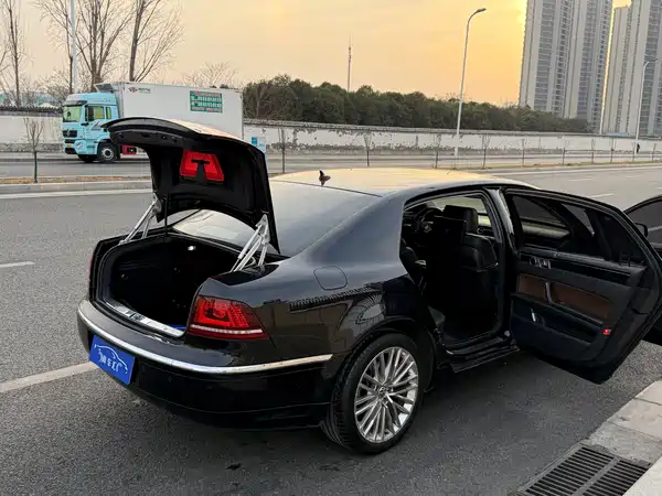 Volkswagen Phaeton 2016