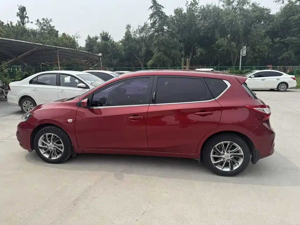 Nissan Tiida 2017 — фото 7