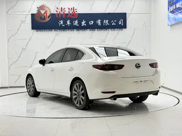 Mazda 3 Axela 2022