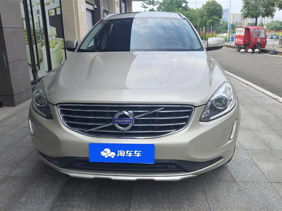 Volvo XC60 2017 — фото 2