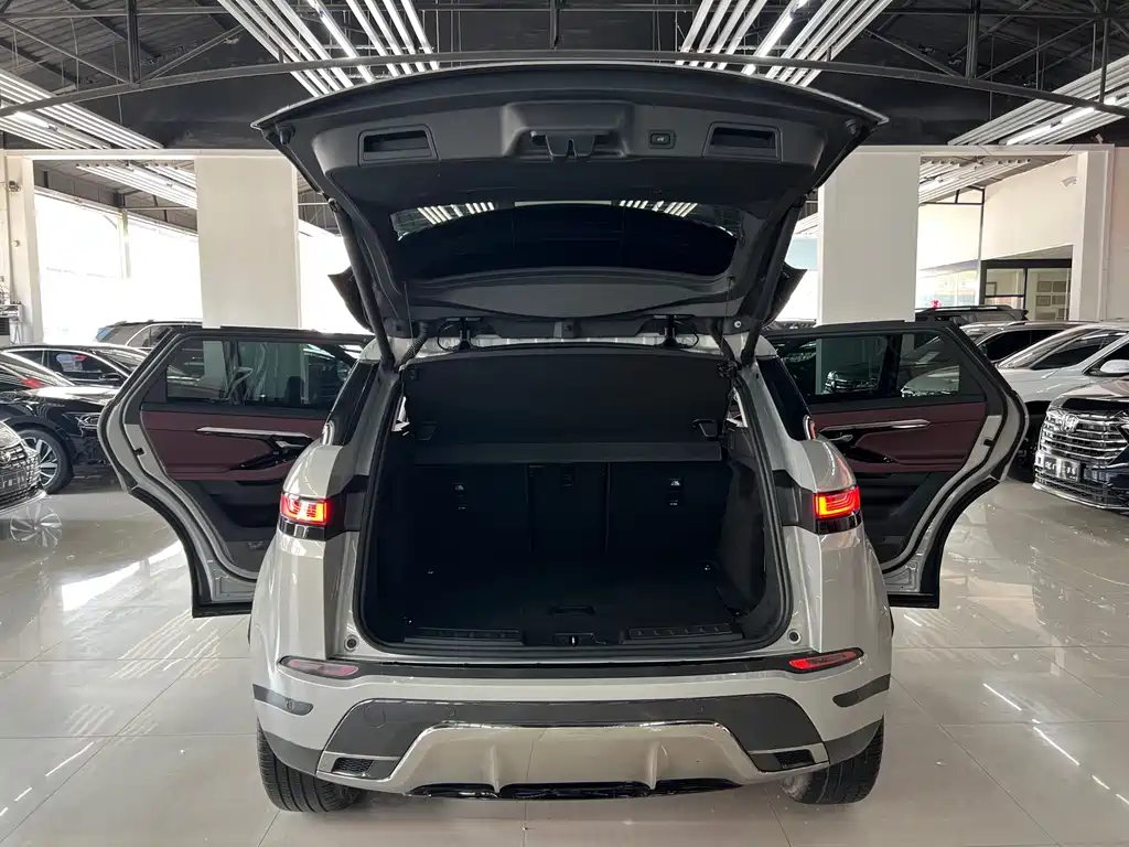Land Rover Evoque 2023 — фото 13