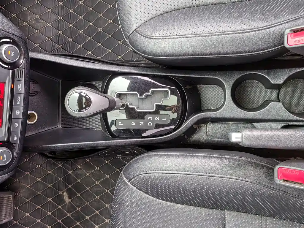 Kia K2 2015 — фото 17