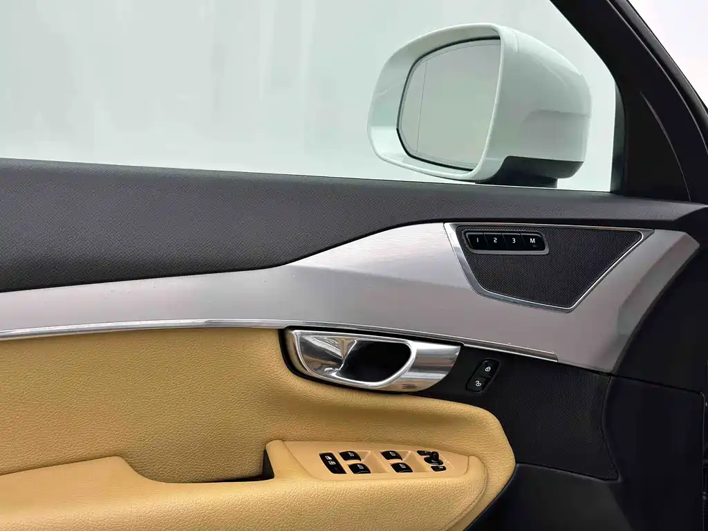 Volvo XC90 2016 — фото 13