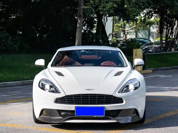 Aston Martin Vanquish 2014
