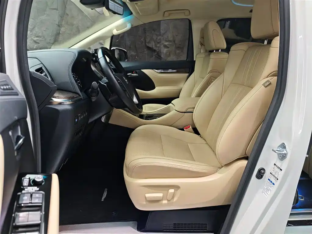 Toyota Alphard 2021 — фото 8