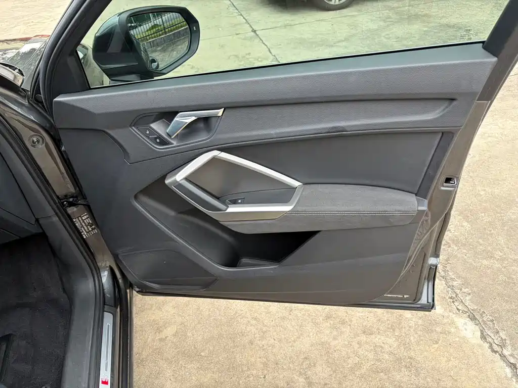 Audi Q3 2023 — фото 19