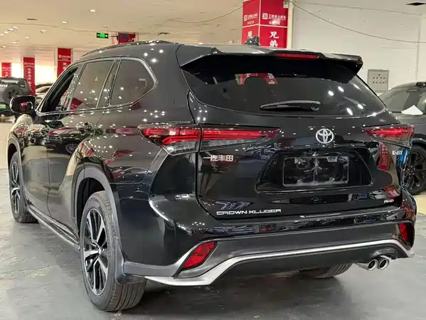 Toyota Crown Kluger 2024