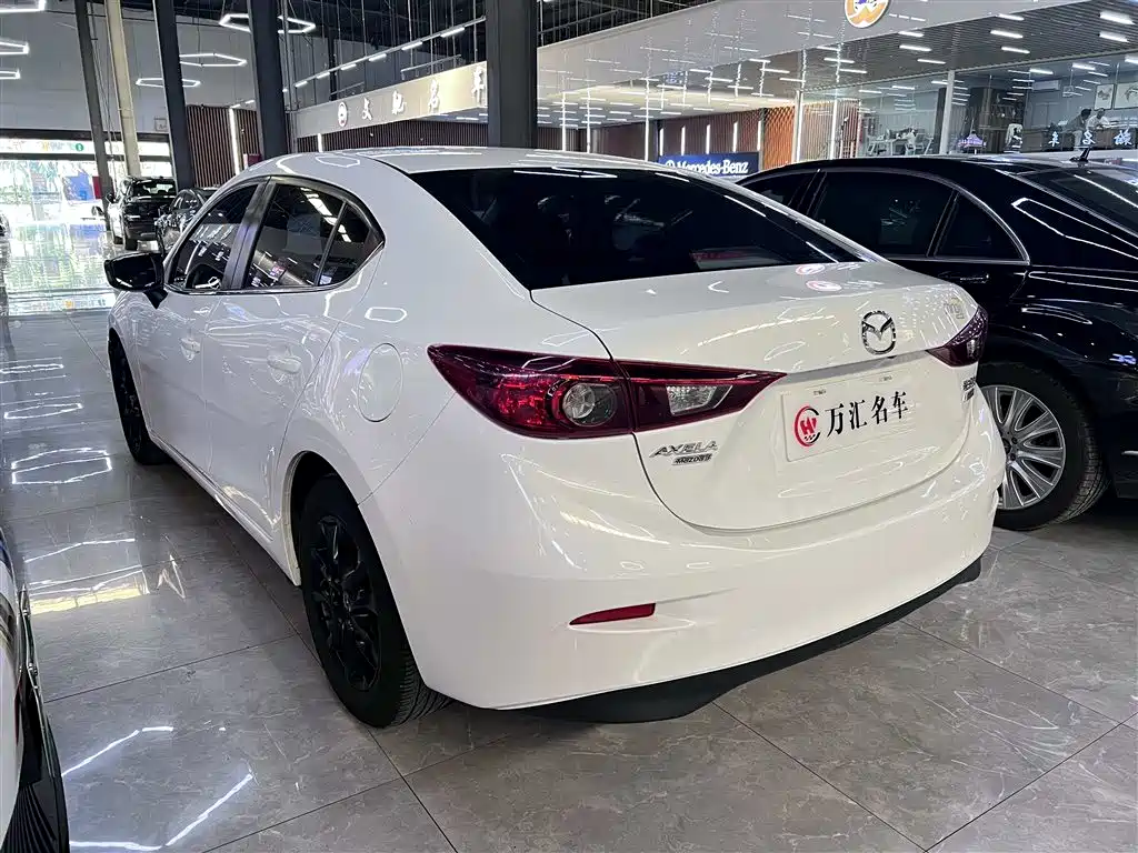 Mazda 3 Axela 2016 — фото 11