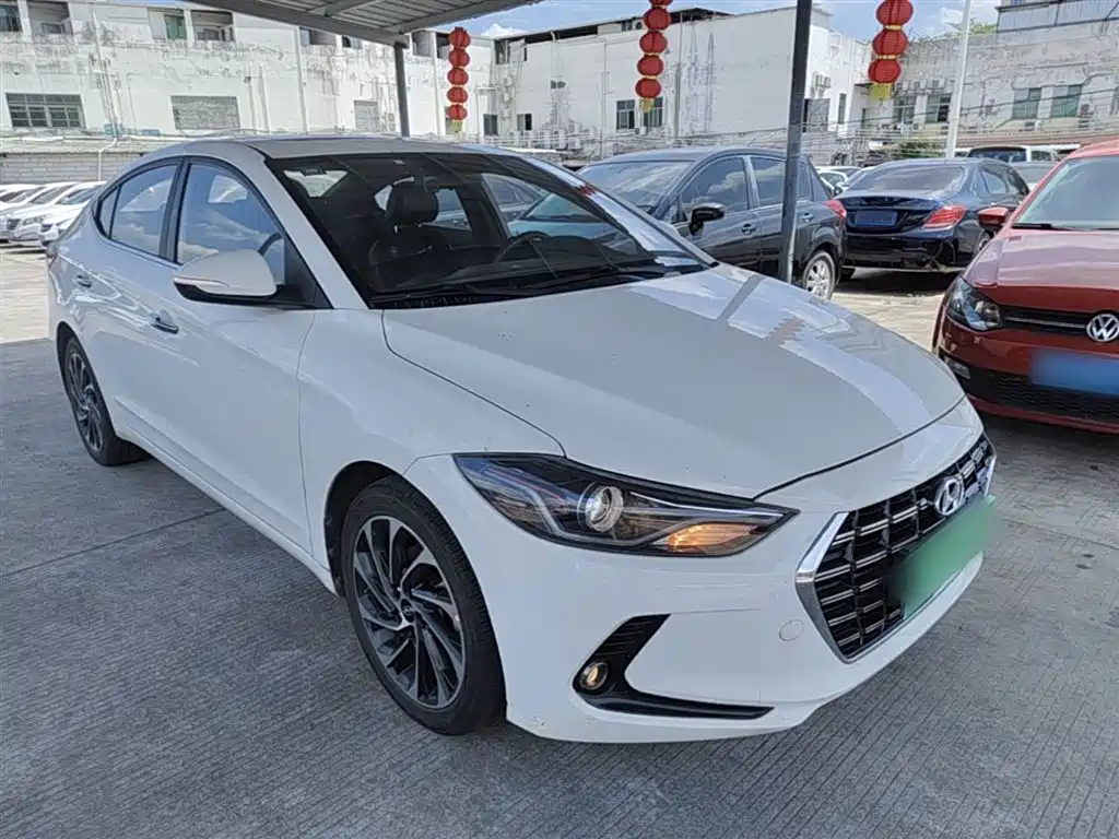 Hyundai Elantra 2019 — фото 4