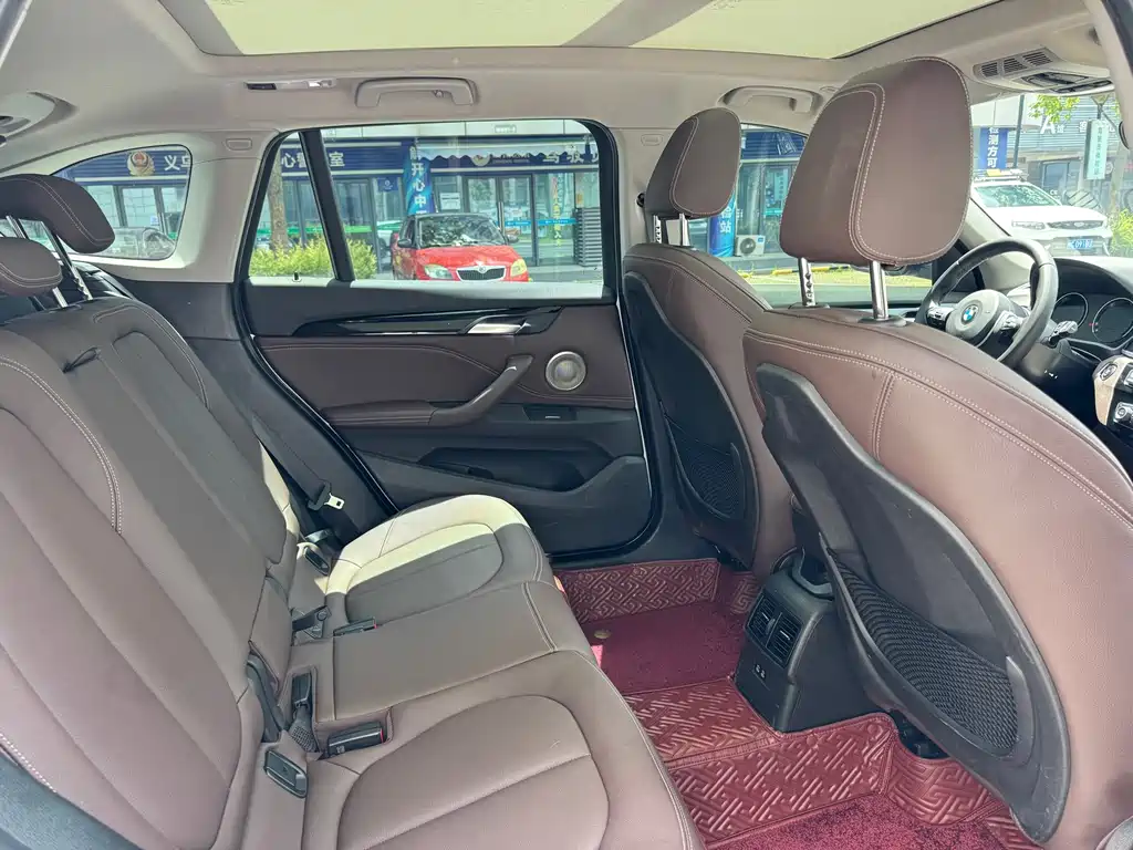 BMW X1 2022 — фото 12