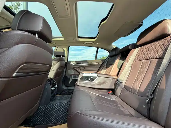 BMW 5 Series 2021