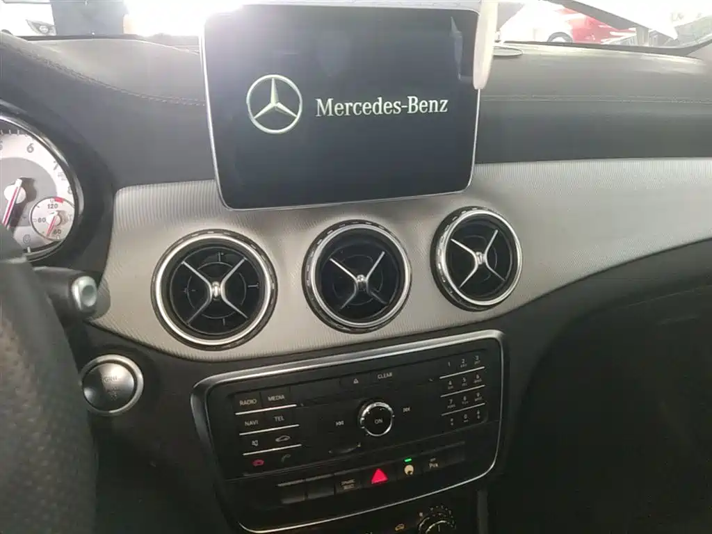 Mercedes-Benz GLA 2016 — фото 13