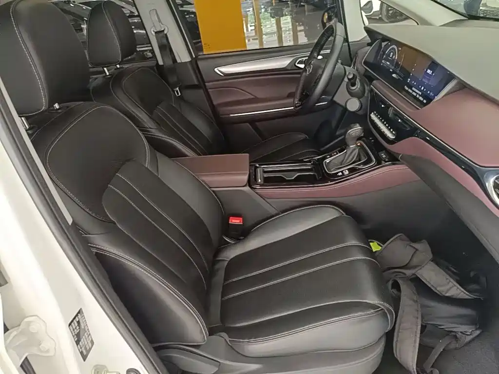 GAC Motor Trumpchi M6 2023 — фото 25