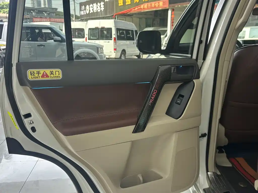 Toyota Prado 2019 — фото 16