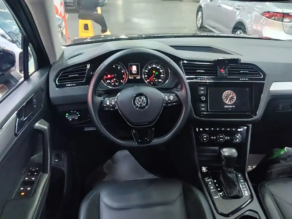 Volkswagen Tiguan L 2019 — фото 11