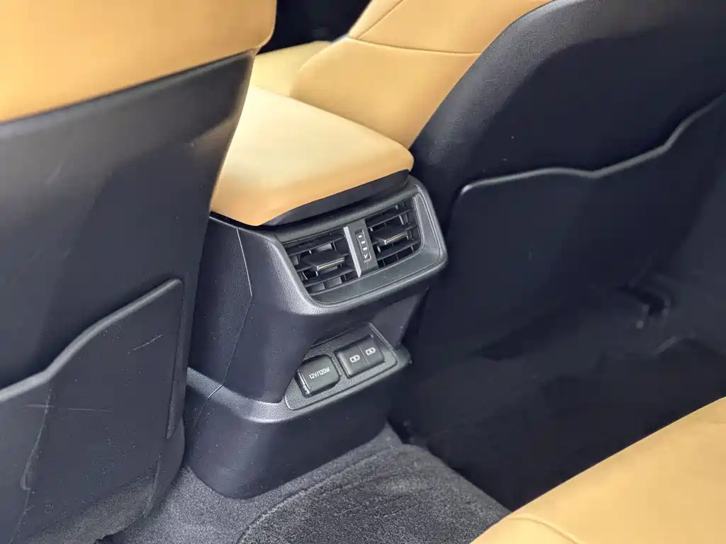 Lexus ES 2022 — фото 12