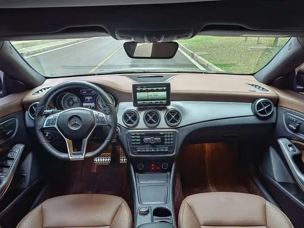 Mercedes-Benz CLA 2014