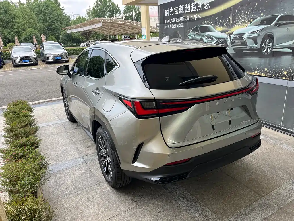 Lexus NX 2023