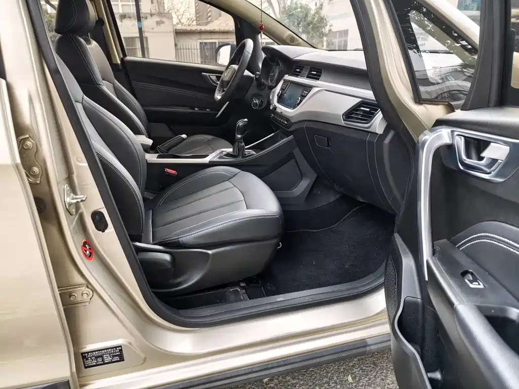 Geely Vision X3 2020 — фото 17