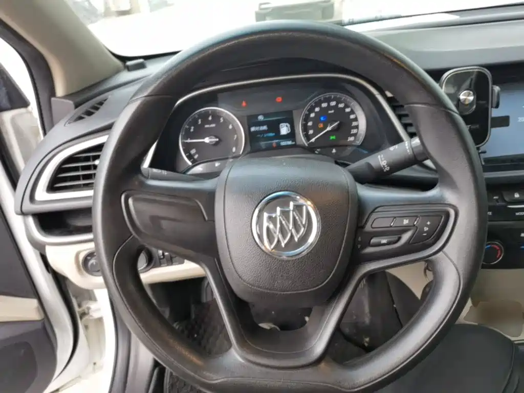 Buick Excelle 2016 — фото 11
