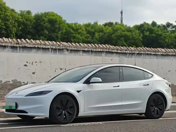 Tesla Model 3 2026