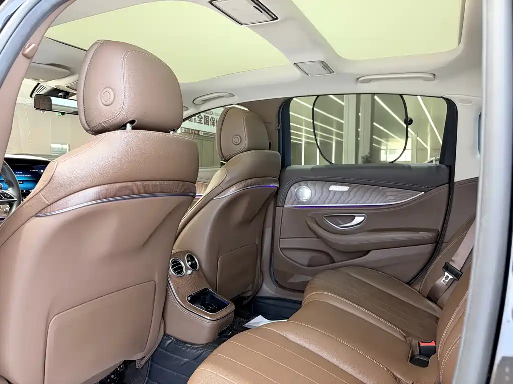 Mercedes-Benz E-Class 2022 — фото 20