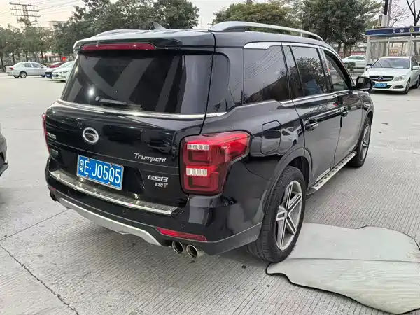 GAC Trumpchi GS8 2017
