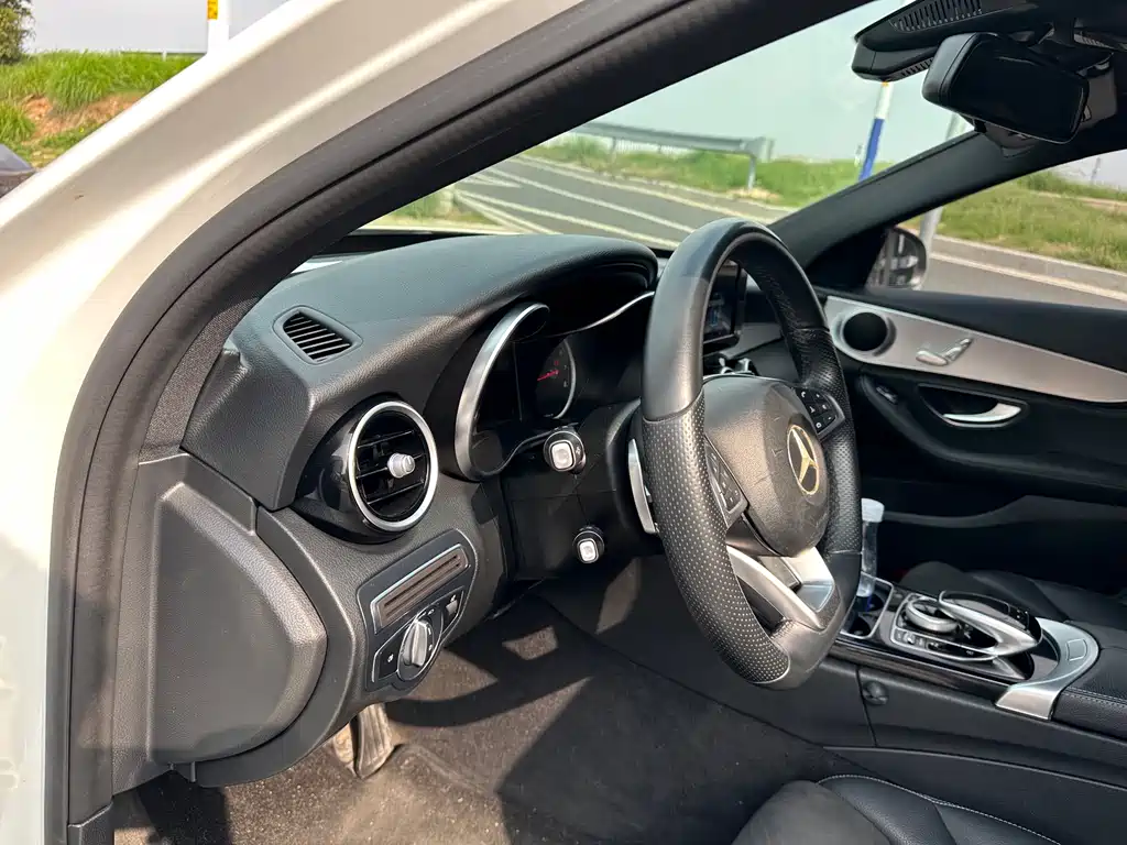 Mercedes-Benz C-Class 2018 — фото 11