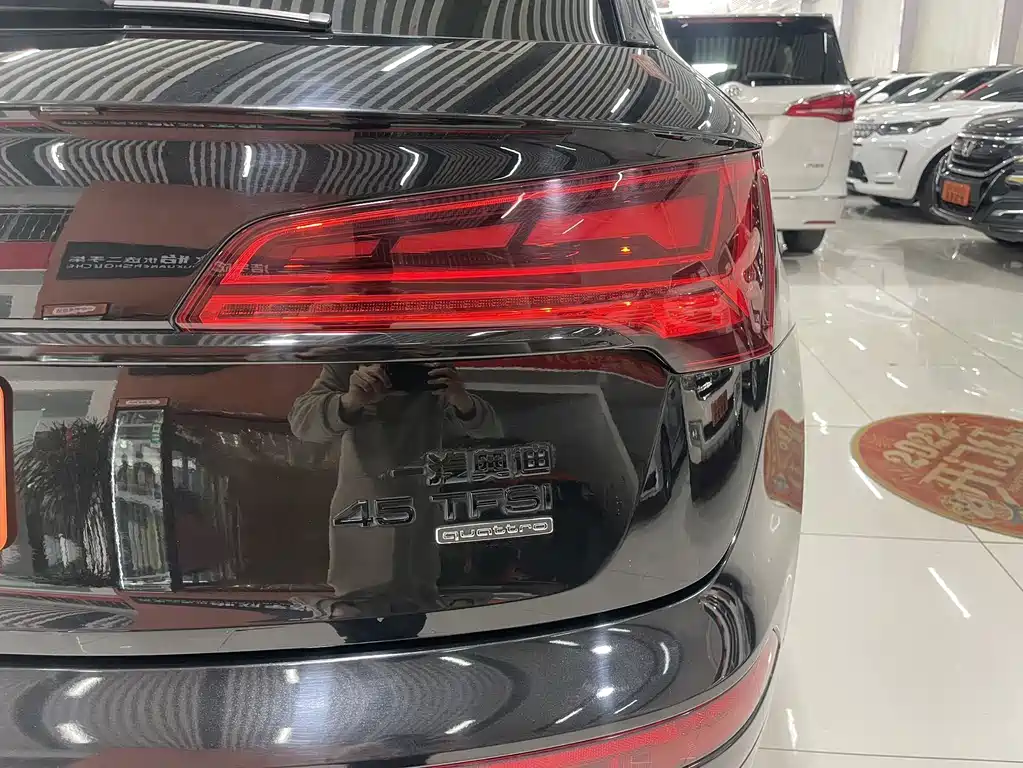 Audi Q5L 2023 — фото 18