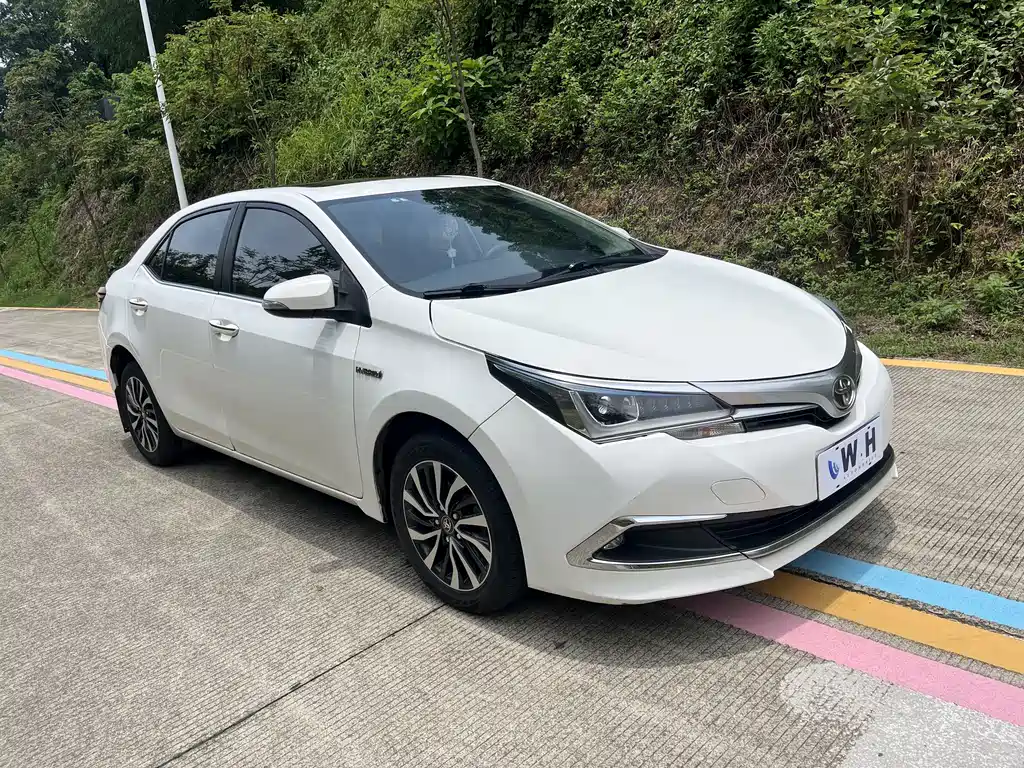 Toyota Corolla 2019 — фото 3