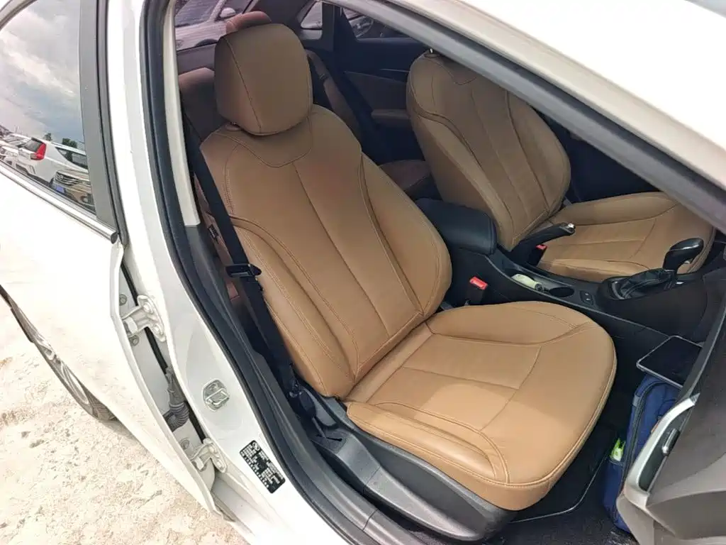 Buick Excelle 2018 — фото 25