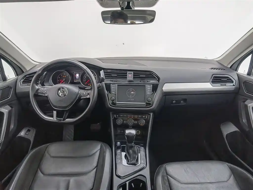 Volkswagen Tiguan L 2017 — фото 5