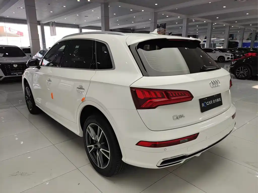 Audi Q5L 2019 — фото 29