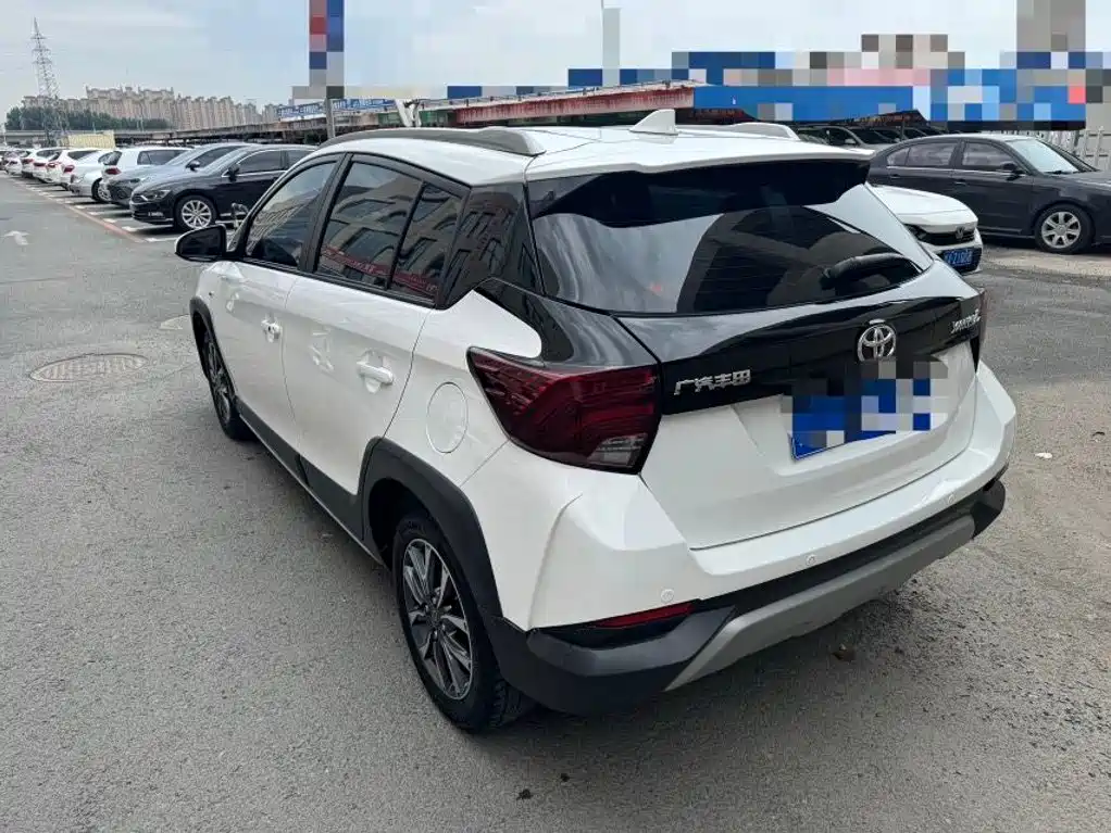 Toyota Yaris L 2022