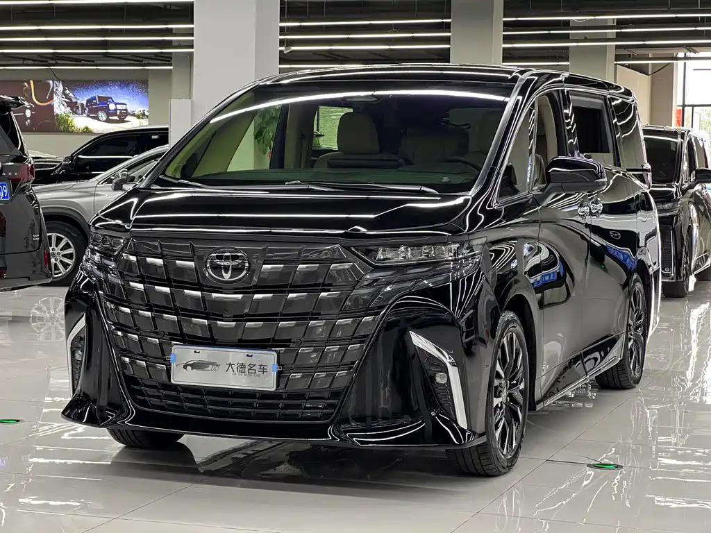 Toyota Alphard 2025 — фото 1