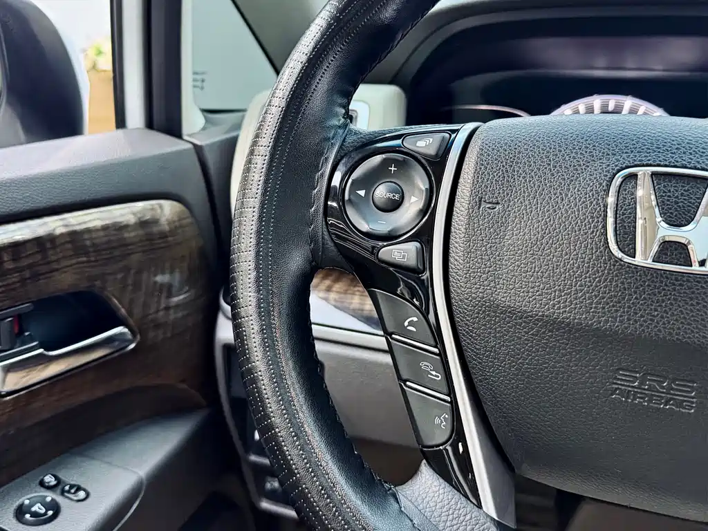 Honda Odyssey 2018 — фото 19