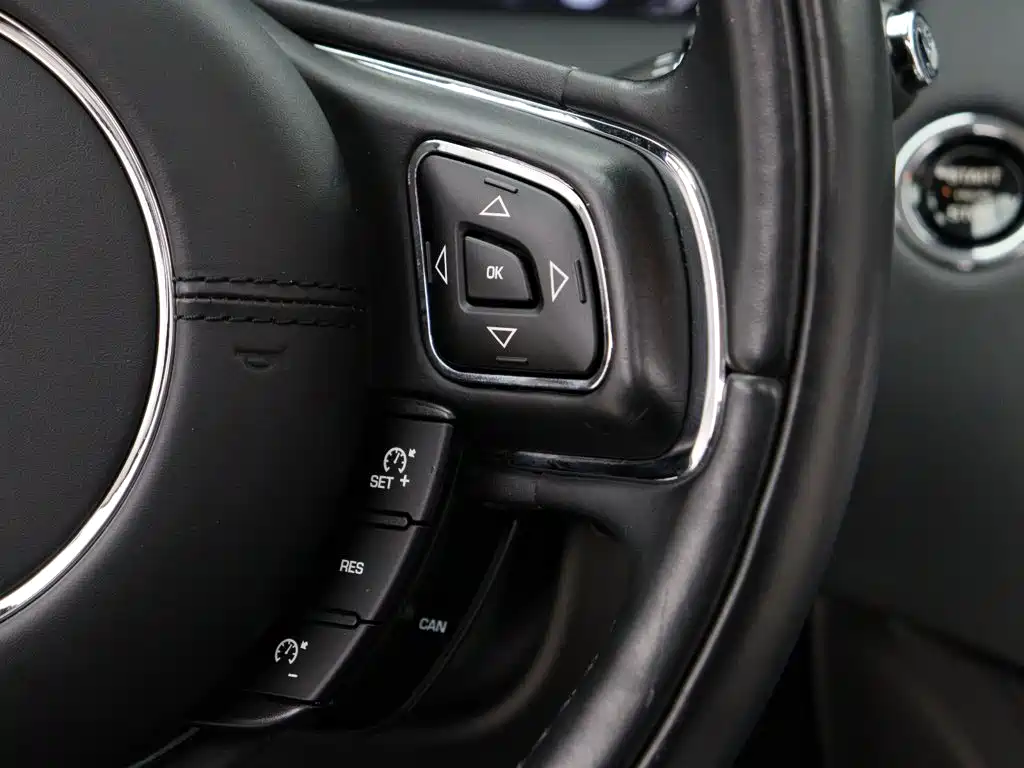Jaguar XJ 2014 — фото 19