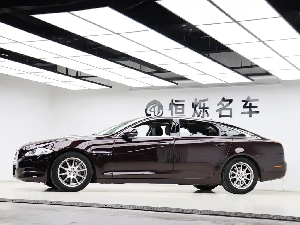 Jaguar XJ 2014 — фото 35