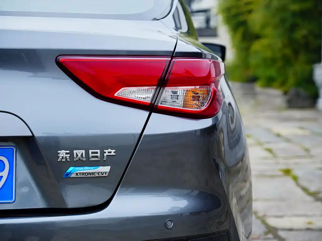 Nissan Bluebird 2016 — фото 12