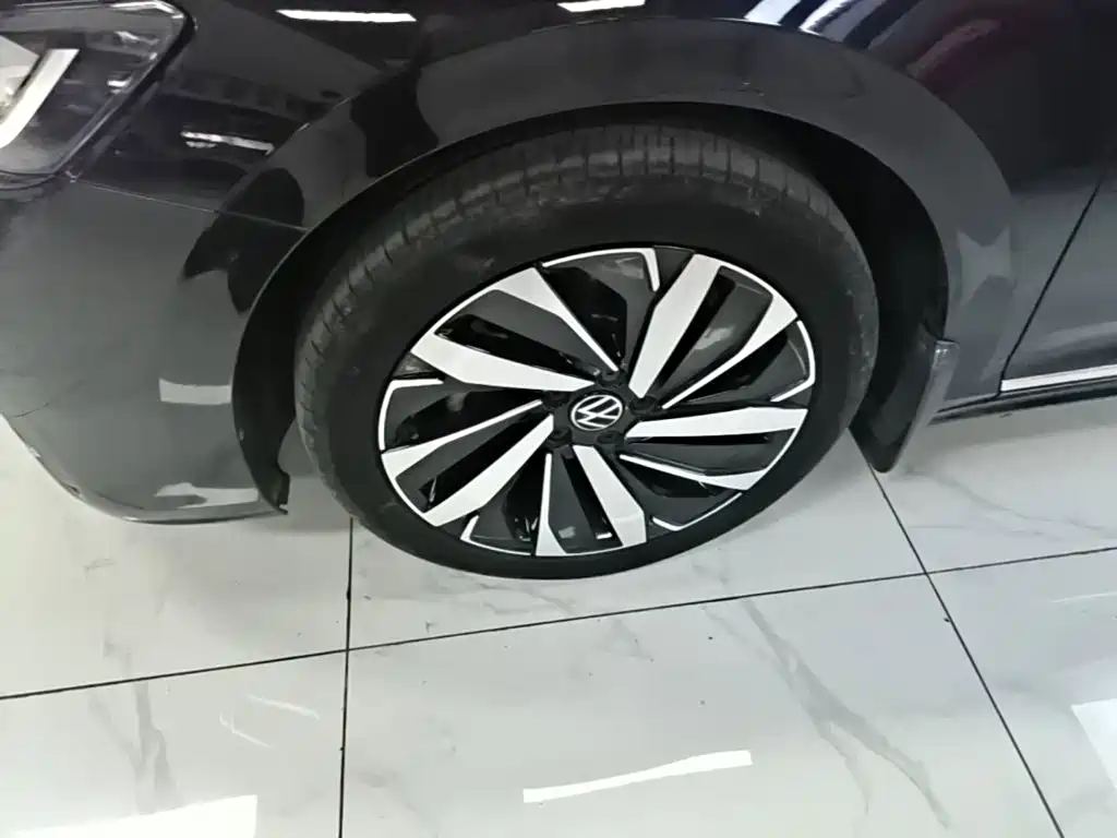 Volkswagen Passat 2022 — фото 23