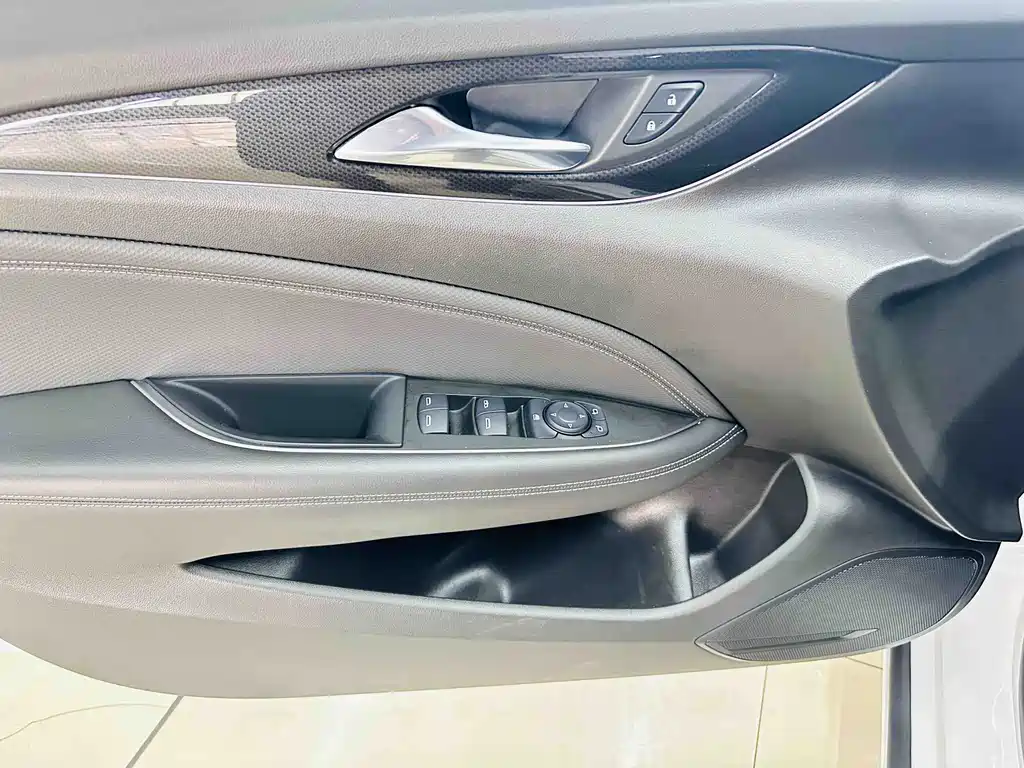 Buick Regal 2023 — фото 17