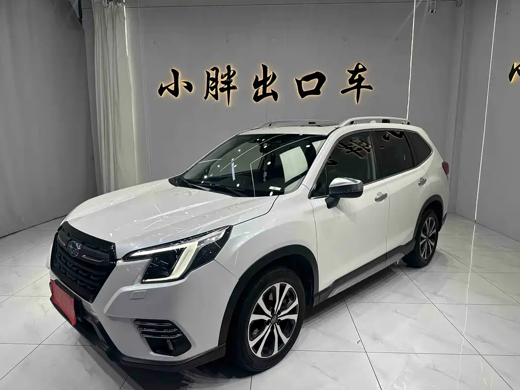 Subaru Forester 2022 — фото 1