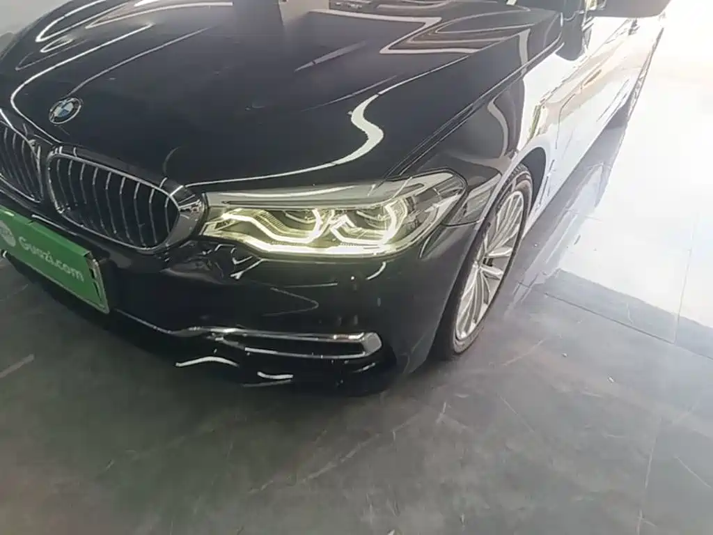 BMW 5 Series New Energy 2019 — фото 24