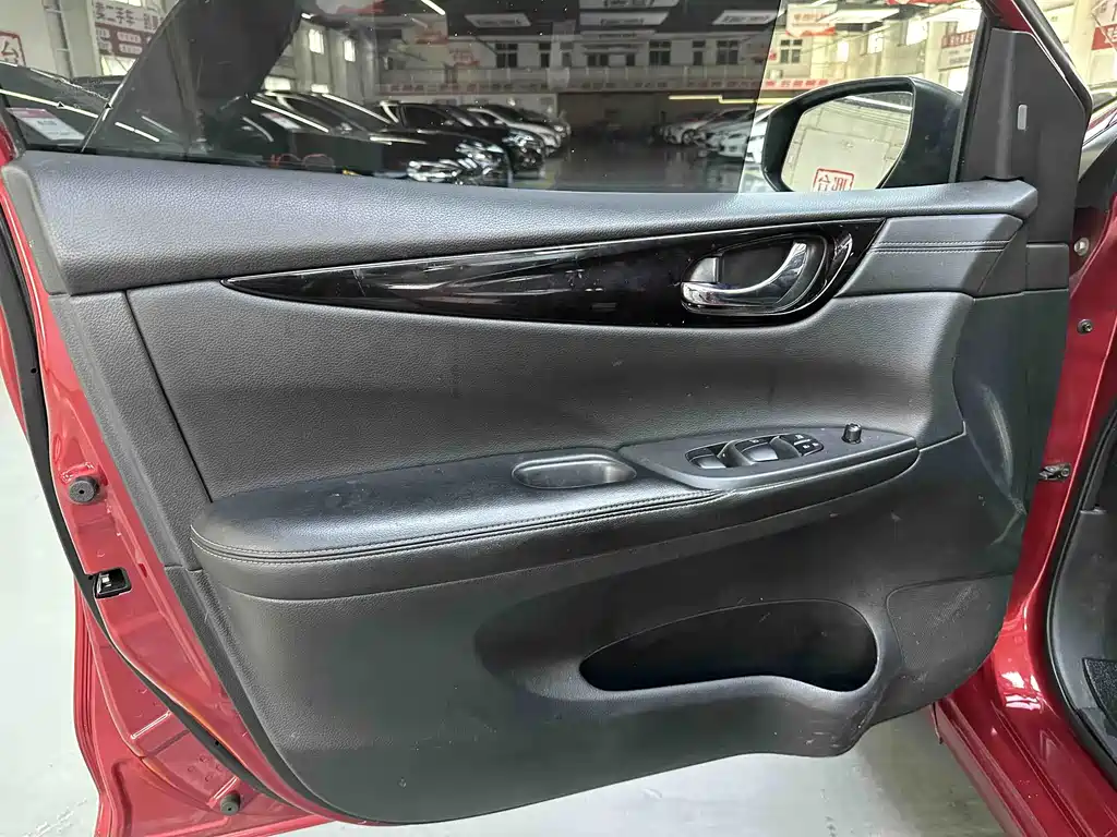 Nissan Tiida 2021 — фото 17