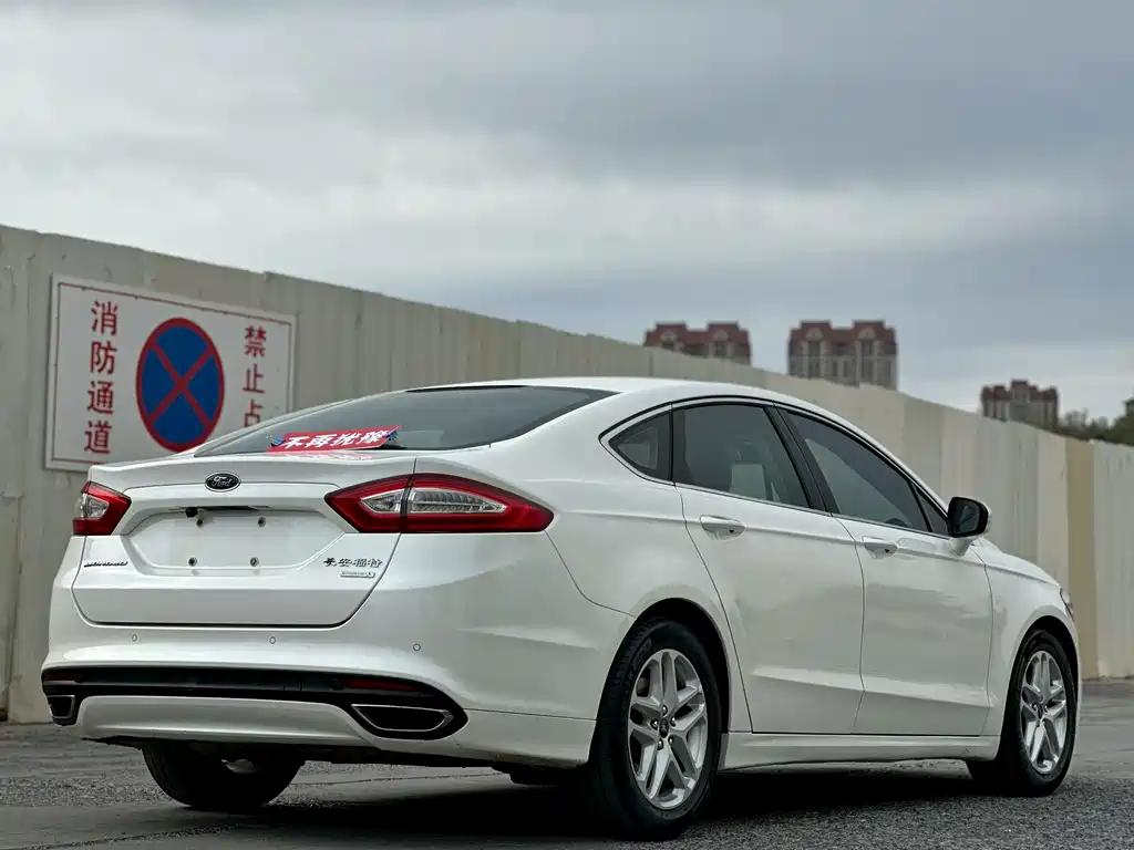 Ford Mondeo 2016 — фото 9